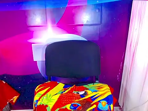 Chat +18 de KeysyCFire ao vivo