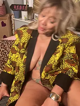 BettyCock élő XXX-chatje
