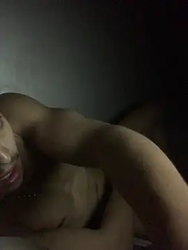 Big-dick-cum01 Adlı Modelin Web Kamerası Şovu