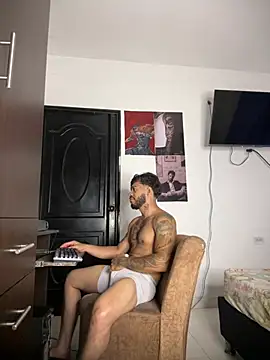 Enzomoretti__のライブXXXチャット