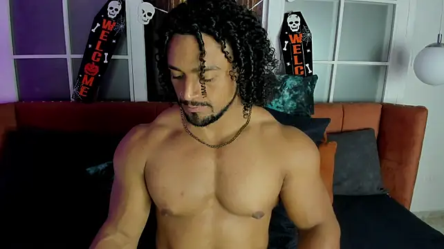 XXX chat uživo modela MikeEstevess