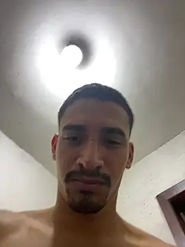 Chat +18 de ikaro21 ao vivo