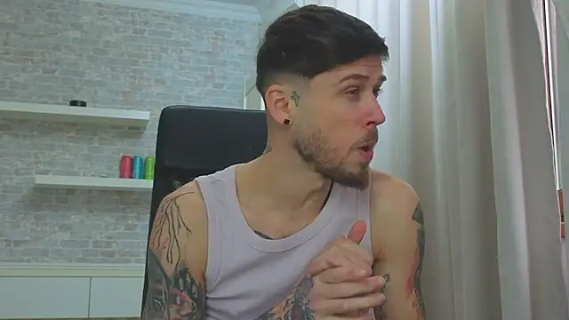 Chat XXX en directo de JonahShaw