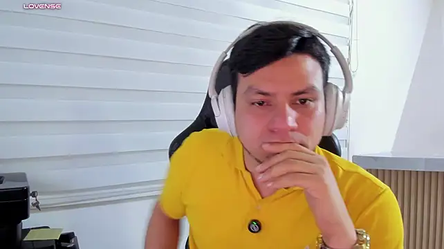 Chat +18 de Rick_Adams ao vivo