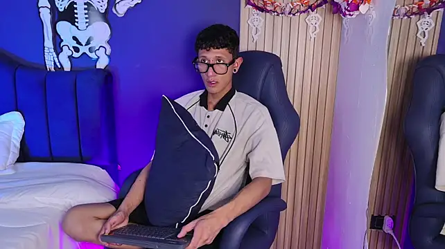 Chatroom XXX en direct de Only_Dko_