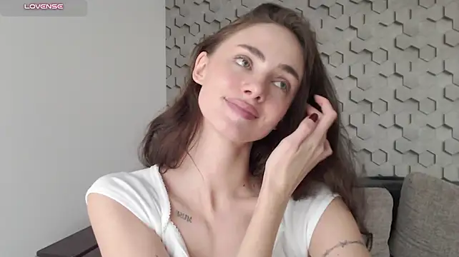 AliciaMellow Chat XXX in diretta