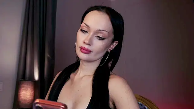 QueenAliss élő XXX-chatje