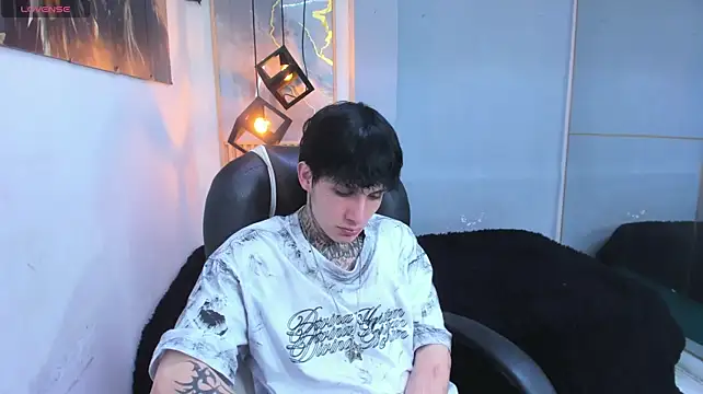 Cry_thereal 即時 XXX 聊天