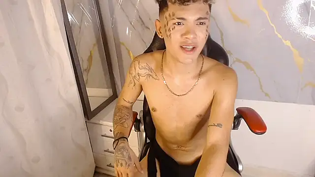 NaimVoss live XXX chat