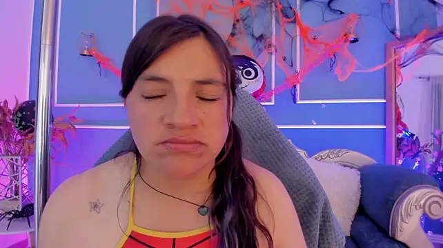 Chat XXX en directo de TaraTaylorr