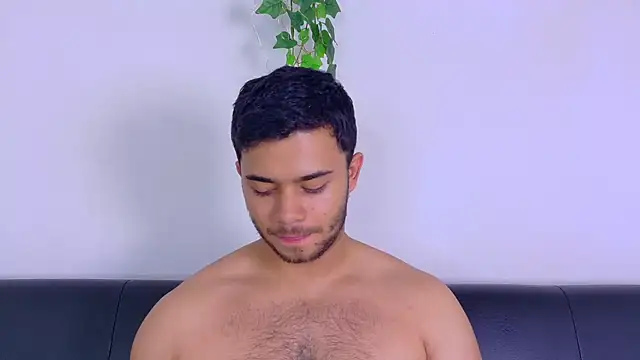 TylerWest_ XXX чат на живо