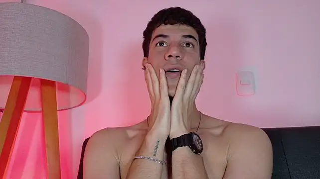 Chat XXX en directo de Derek_stud_