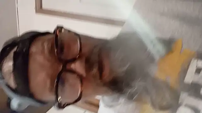 הופעת וובקאם של Tootufforu59@xh