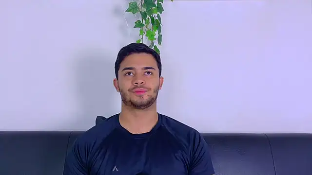 XXX chat uživo modela TylerWest_