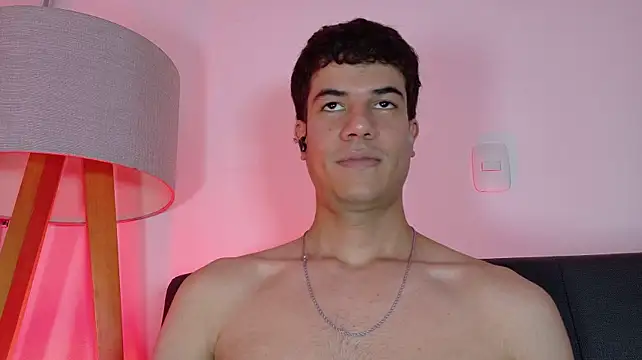 Derek_stud_ – Naživo XXX chat