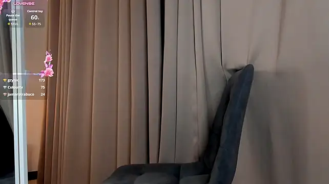 Daria_J – Naživo XXX chat