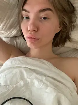 Lisaaa_Alisa Adlı Modelin Canlı XXX Sohbeti