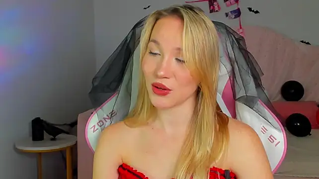 Chat XXX en directo de ElaraVoltage