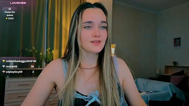 earthfantasyy's Live XXX Chat