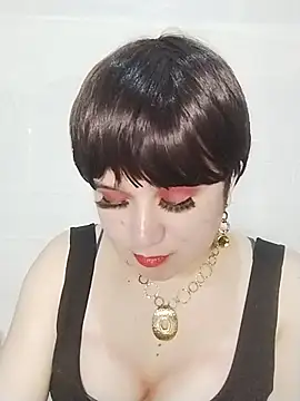 superhotshemale 现场XXX聊天