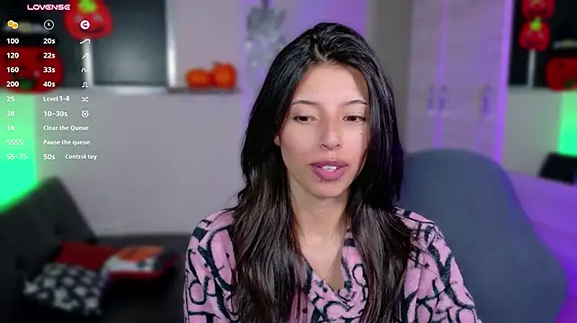 Chat XXX en directo de NanakoDollx