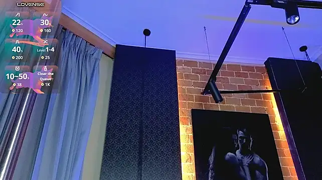 XXX chat uživo modela RomanKanne1