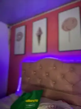 Megaan__More élő XXX-chatje