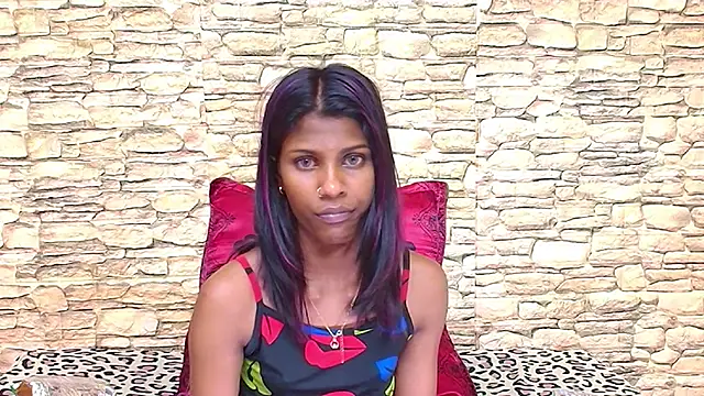 IndianSilkySpice's Live XXX Chat