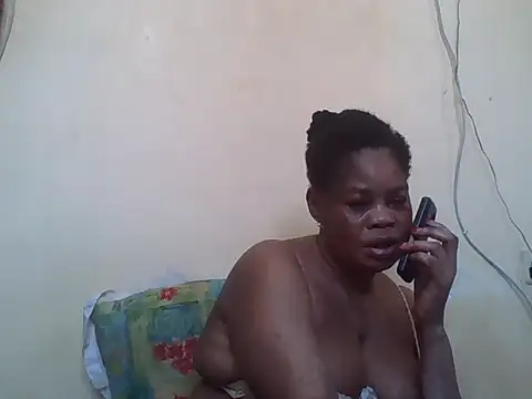 ANALQUEEN4 Adlı Modelin Canlı XXX Sohbeti