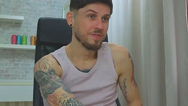 JonahShaw Chat XXX in diretta