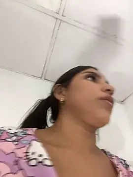 Fisting-Love Adlı Modelin Canlı XXX Sohbeti