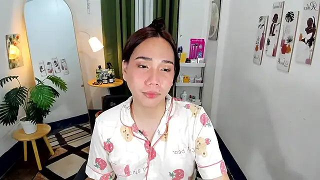 ElieCruise's Live XXX Chat