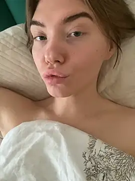 Lisaaa_Alisa Adlı Modelin Canlı XXX Sohbeti