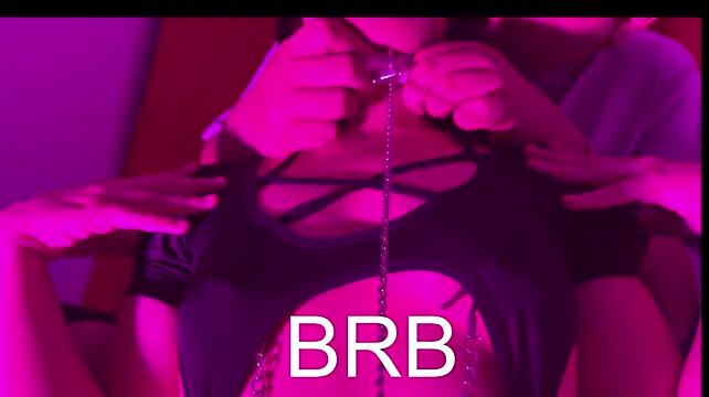 XXX chat uživo modela pink_tentation