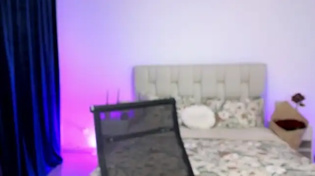 Little_miaa_ Adlı Modelin Canlı XXX Sohbeti
