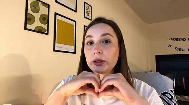 SarahHazelrigg's Live XXX Chat