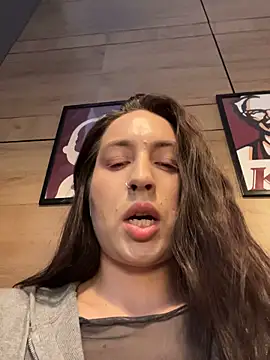 Holly_Play Chat XXX live