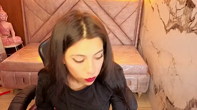 Madison08_ch Adlı Modelin Canlı XXX Sohbeti