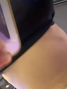 F3ckd0lllucy's Live XXX Chat