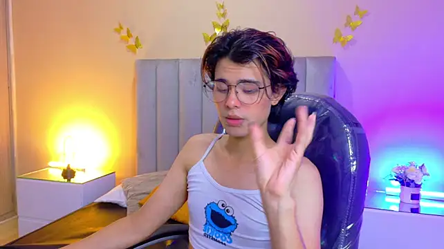 Chatroom XXX en direct de Derek_Sinn