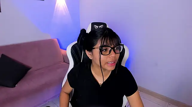 Hinaa_XXX's Live XXX Chat