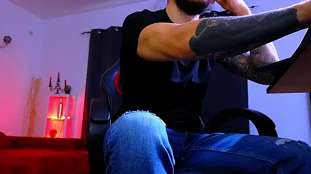 Chat +18 de MightyAaron66 ao vivo