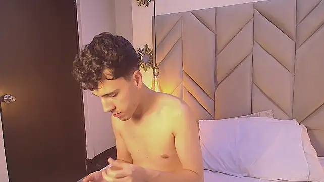 MaxLeons Live XXX Chat