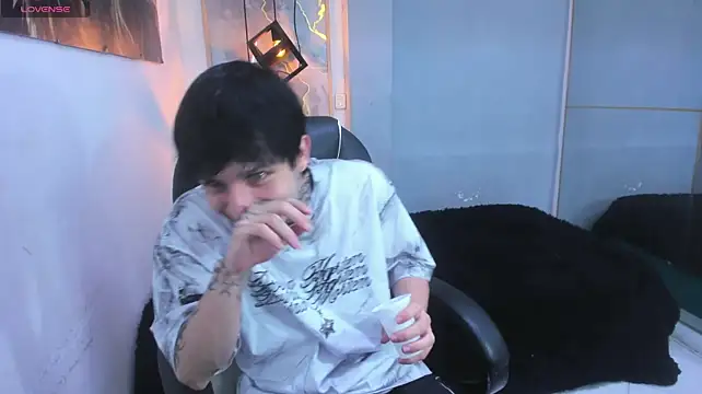 Cry_thereal Chat XXX in diretta