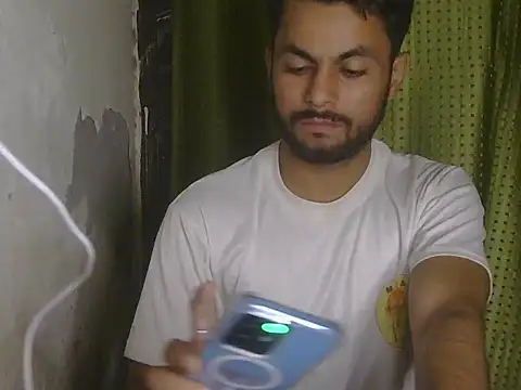 Chat +18 de Stubborndesiboy ao vivo