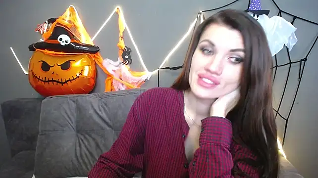 MilaLoona Chat XXX in diretta