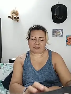 Chat +18 de angi_daw ao vivo