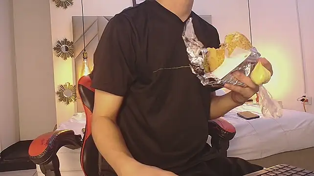 MaxLeons XXX чат на живо