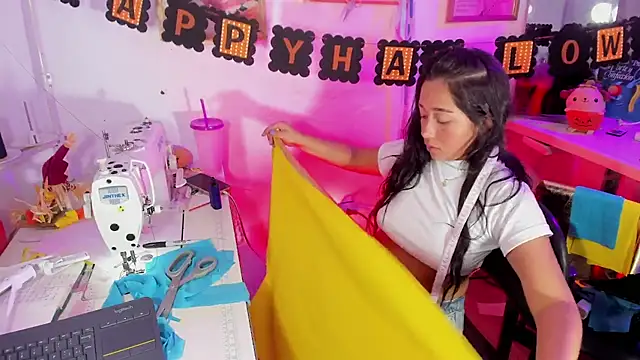 Chat +18 de Sofi_222 ao vivo
