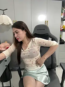 צ'אט XXX בשידור חי של Llabi2k